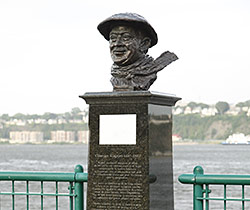 Monument Clarence-Gagnon