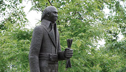 Monument Toussaint-Louverture