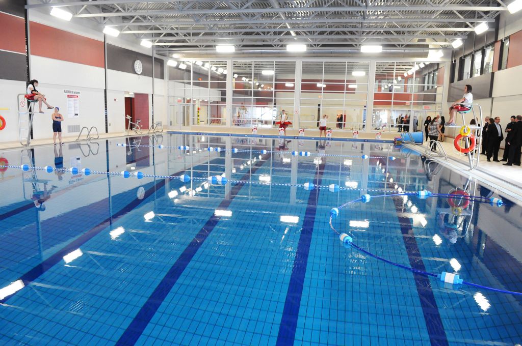 Piscine Municipale Du Bourg Royal Galerie Photo