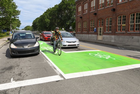 Chaussée désignée.