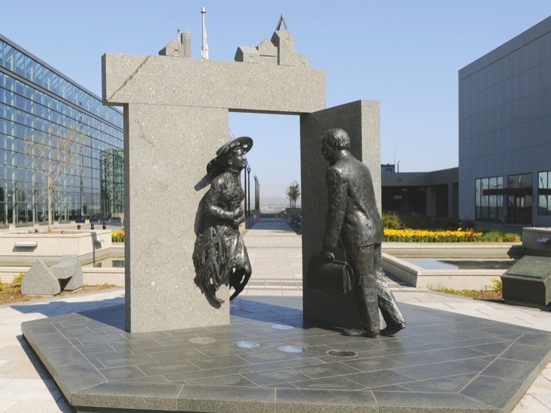 Monument Alphonse-et-Dorimène-Desjardins