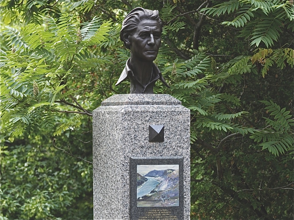 Monument René-Richard
