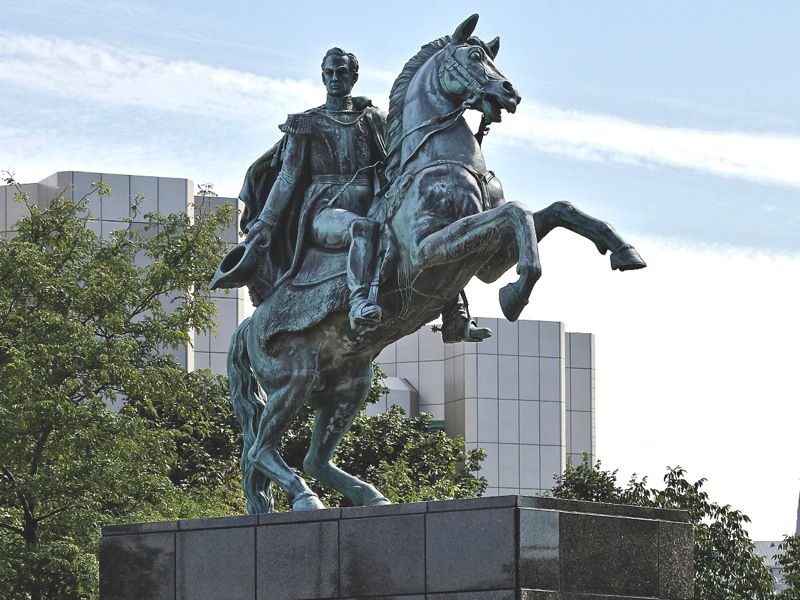 Monument Simón-Bolívar