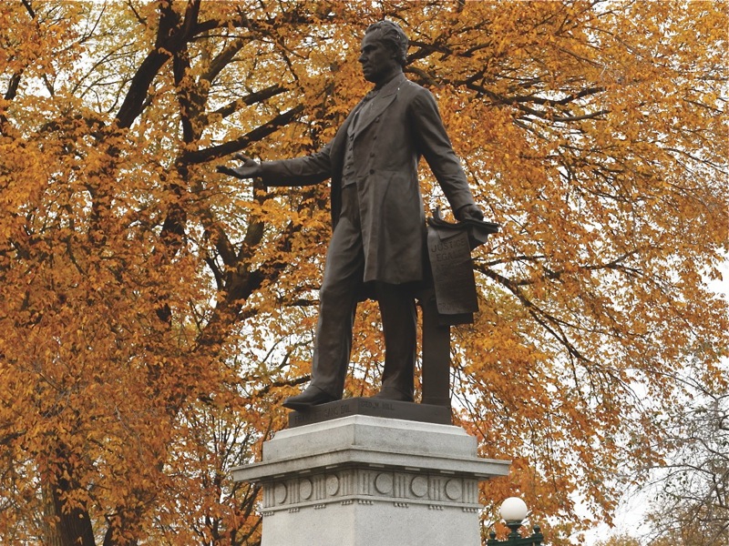 Monument Sir-George-Étienne-Cartier