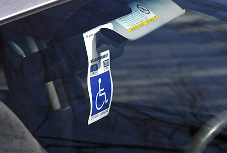 Vignette de stationnement pour personnes handicapées
